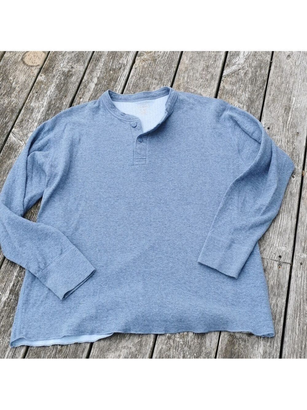 L. L. Bean Men's blue Henley wool blend. Size XL. EUC